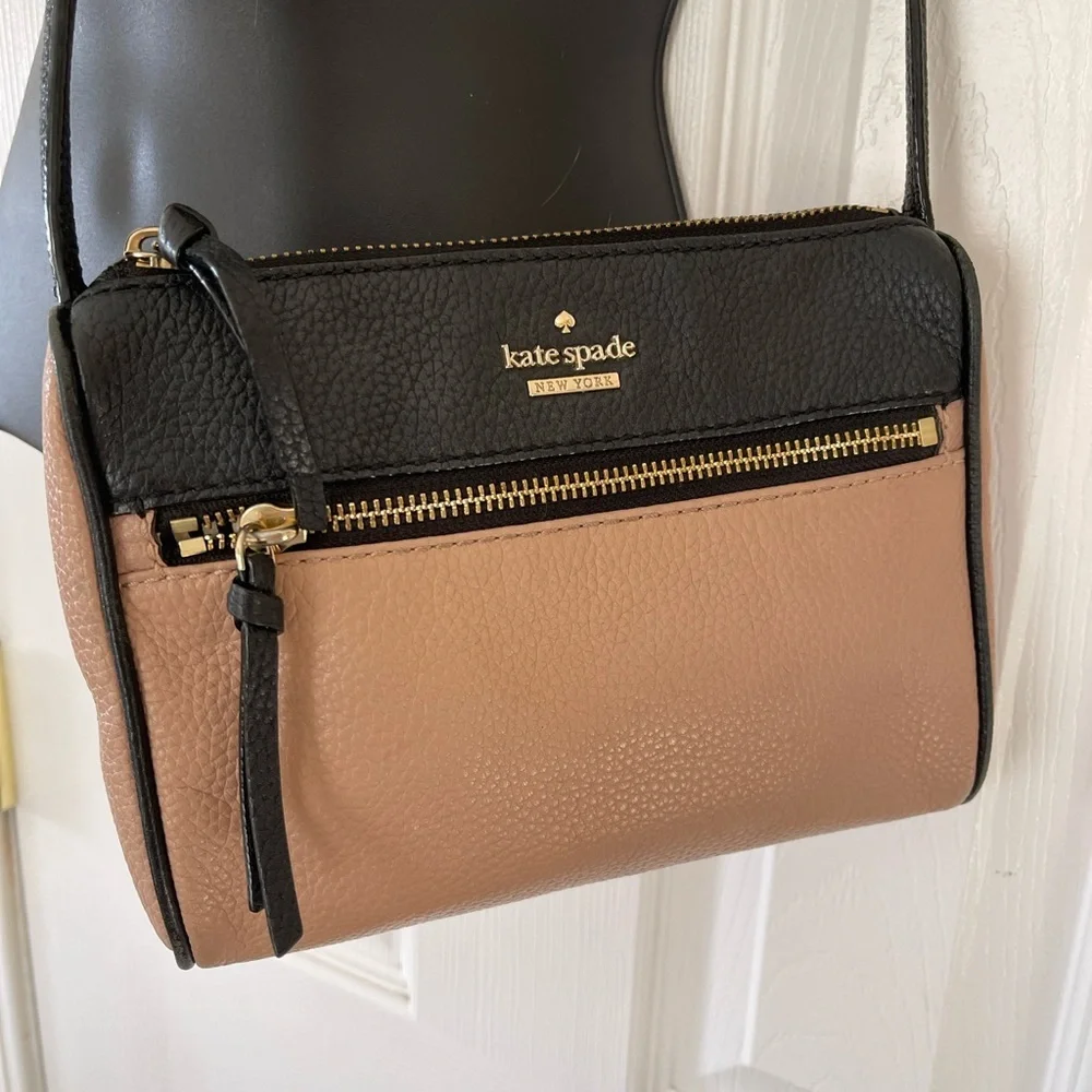 Kate Spade Mini Cayli Jackson Street Crossbody, Good used condition!